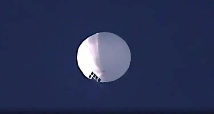 أمريكا تعلن اعتراض منطاد مجهول دخل مجالها وبيان "عاجل" من قيادة الدفاع الجوي: أخبار