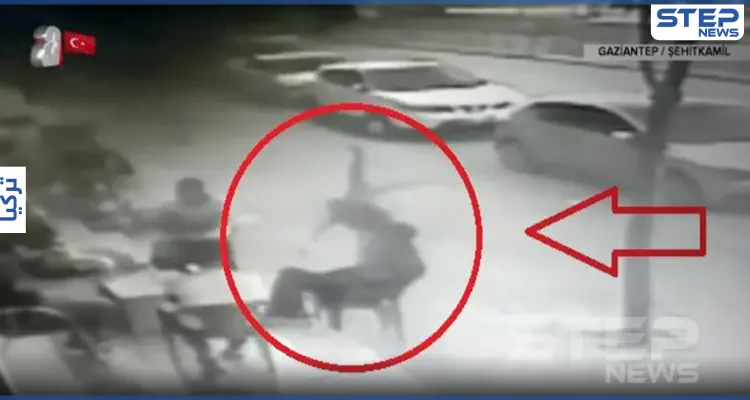 بالفيديو || نجا بأعجوبة.. سقوط طفل سوري من الطابق الثالث على رجل تركي في عنتاب التركيّة: أخبار