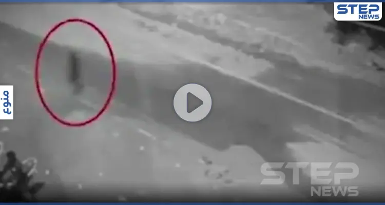 بالفيديو|| كاميرا مراقبة توثّق شبح يعبر الطريق العام.. وجدل على مواقع التواصل بسببه: أخبار