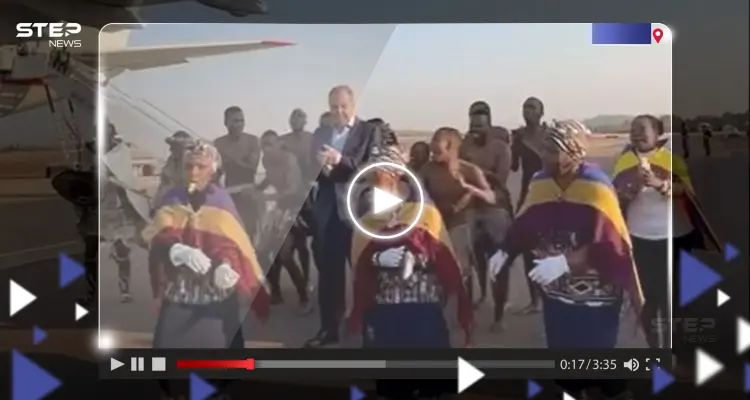 شاهد|| ماذا فعل لافروف لحظة وصوله إلى جوهانسبرغ للمشاركة في قمة "بريكس 2023": أخبار