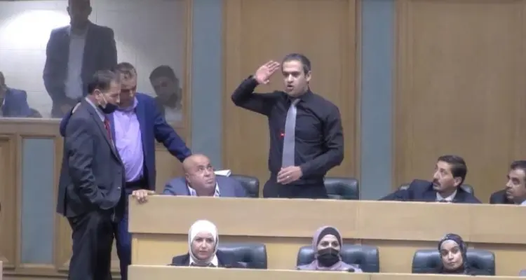 النائب الأردني أسامة العجارمة يتخذ قراراً حاسماً بعد موجة الجدل التي تسبب بها: أخبار