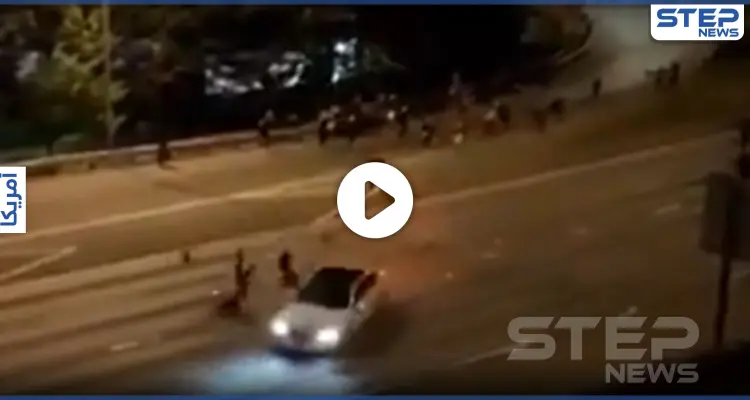 بالفيديو || أجساد تتطاير في السماء.. سيارة مسرعة تقتحم مظاهرة في مدينة سياتل الأمريكية: أخبار