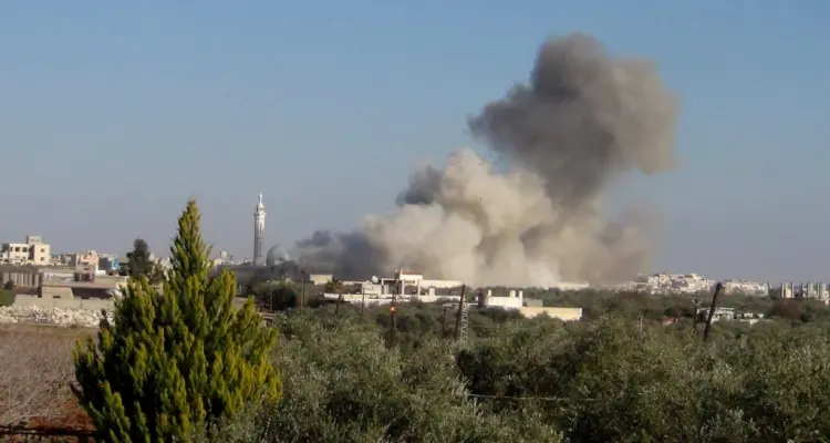 قوات الأسد تستهدف خيمة لعائلة في ريف إدلب وتخلّف قتيلاً وجرحى: أخبار