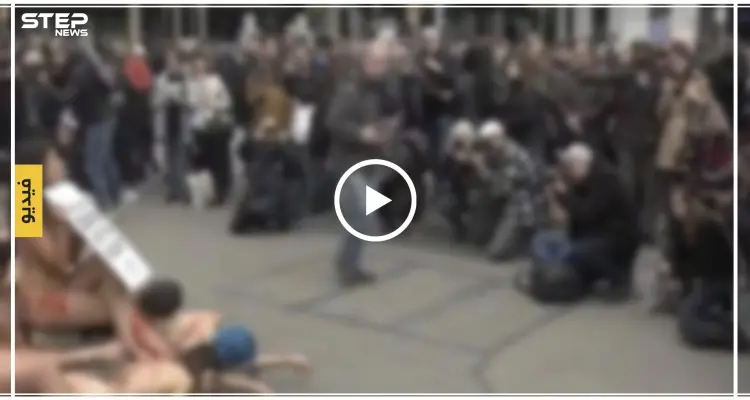 بالفيديو|| عشرات الناشطين من النساء والرجال عراة تمامًا في برشلونة.. والقصة!: أخبار