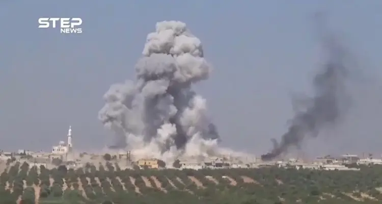 شاهد اللحظات الأولى من القصف الجوي على مدن جنوب إدلب: أخبار