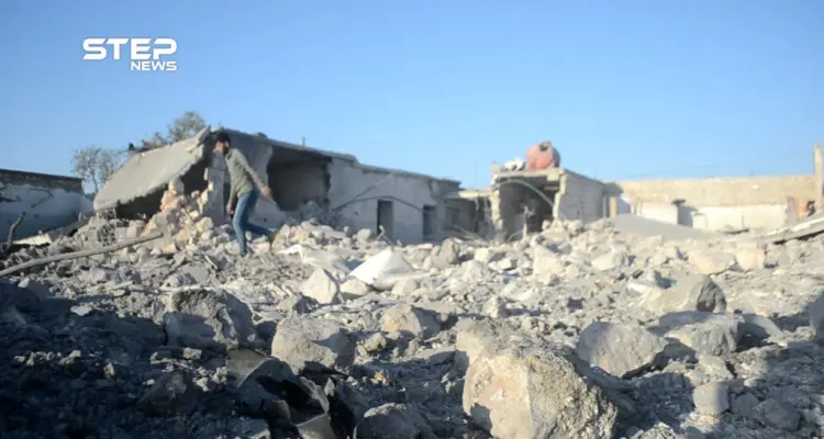 آثار قصف مروحيات النظام على بلدة خان السبل بريف إدلب وما خلفه من دمار: أخبار