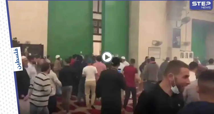 بالفيديو || اقتحام المسجد الأقصى يخلف مئات الجرحى.. وإدانات عربية ودولية وعباس يدعو لانعقاد مجلس الأمن: أخبار