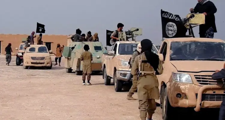 جبهات دير الزور مشتعلة، و"داعش" يُقاتل الأسد و"قسد"، وسط تقلّص رقعة سيطرته: أخبار