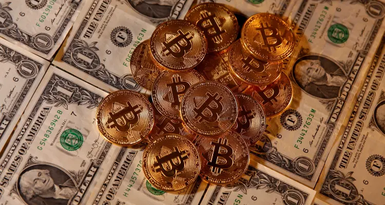 بتكوين تقفز لأعلى سعر منذ أبريل الماضي وواشنطن تطلق أول صندوق قابل للتداول بعقودها: أخبار