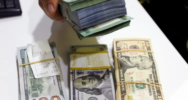 دولار السوق السوداء يسجل أعلى مستوى له: أخبار