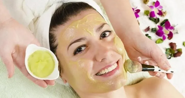 ماسكات طبيعية لـِـ العناية بالبشرة المجهدة.. إليك 3 ثلاث طرق مذهلة: أخبار