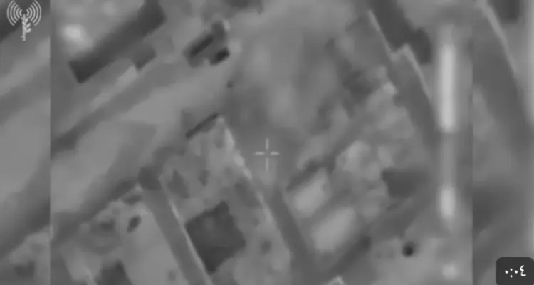 تصوير جوي|| الجيش الإسرائيلي يوثق لحظة استهداف خلية تابعة لحماس ويتوعد.. ومقتل قيادي كبير بالحركة جراء ذلك: أخبار