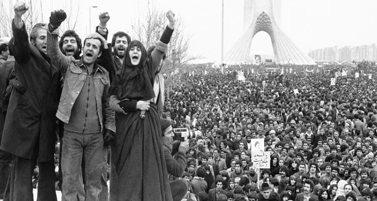 هجوم على قاعدة لـ الباسيج في إيران تزامنًا مع احتفالات "ذكرى الثورة": أخبار