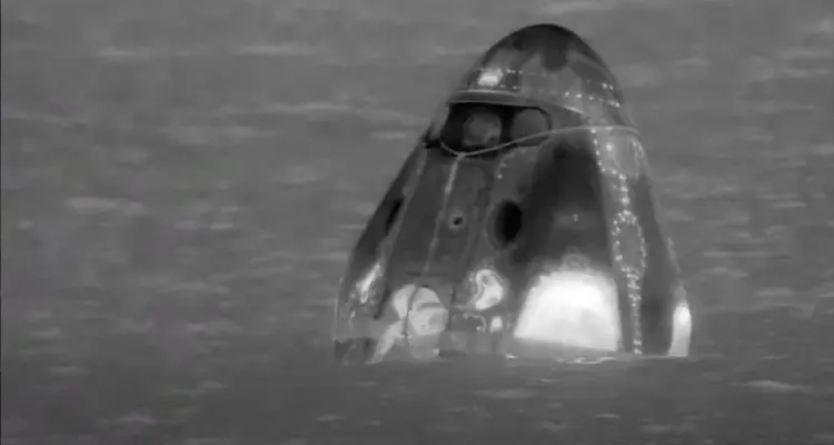 شاهد|| لحظة هبوط مركبة الفضاء "دراغون" التي تضم رائد الفضاء سلطان النيادي: أخبار