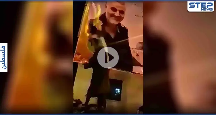 بالفيديو|| أهالي غزة يمزقون صورة قاسم سليماني التي رفعتها حركة حماس وسط القطاع: أخبار
