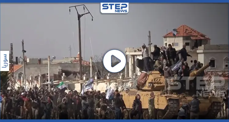 شاهد||متظاهرون في ادلب يطردون رتل تركي من الطريق الدولي M4 ويمنعونه من العبور: أخبار