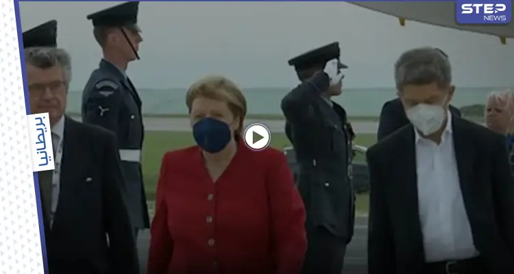 بالفيديو|| زوج ميركل الغاضب يظهر بجانبها حاملاً الحقيبة.. والأخيرة تتعرض لموقف محرج أمام الكاميرات: أخبار