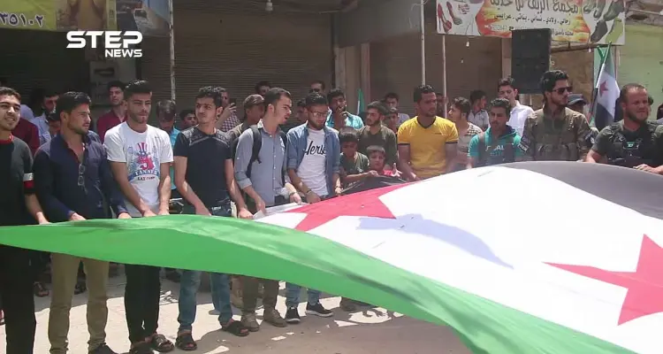 أهالي مدينة مارع يخرجون في مظاهرة حاشدة ضمن جمعة الوفاء للساروت: أخبار