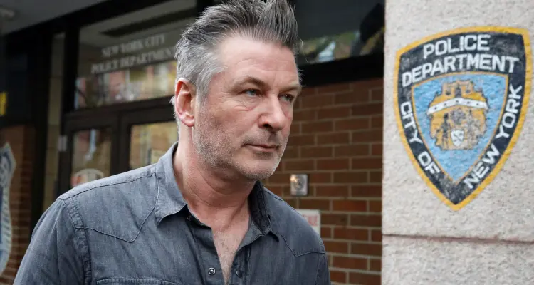 الشرطة الأمريكية تكشف تفاصيل حادثة الممثل أليك بالدوين وتُحدد كيف وُجد السلاح المذخّر: أخبار