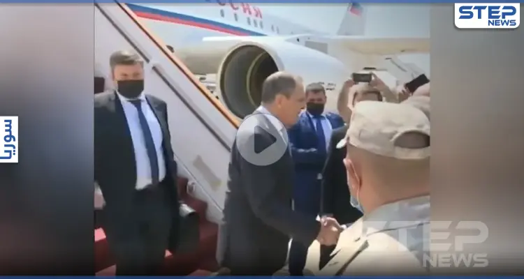 بالفيديو|| لقطات تظهر سيرغي لافروف يهين مسؤولاً في النظام السوري كان باستقباله: أخبار