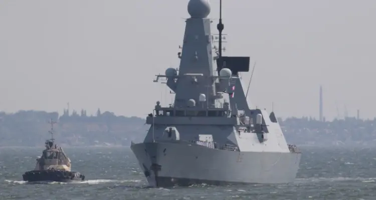 ردّاً على المدمرة (Defender).. روسيا تقدم على تحرك في البحر المتوسط قرب حاملة طائرات بريطانية: أخبار