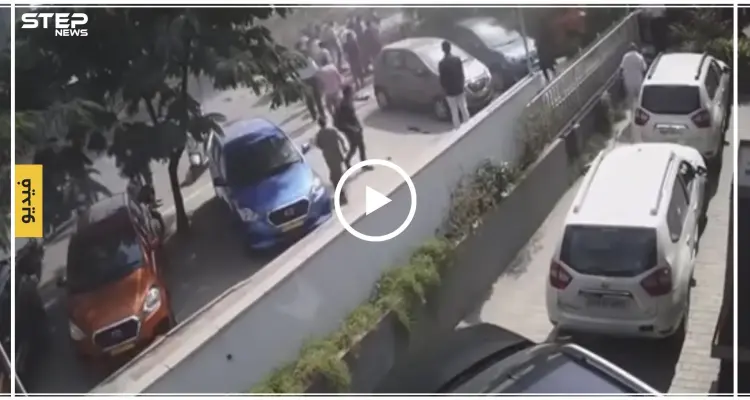 سيارة في الهند تقع من أعلى جسر على رؤوس المارة وتوقع قتلى وجرحى!: أخبار
