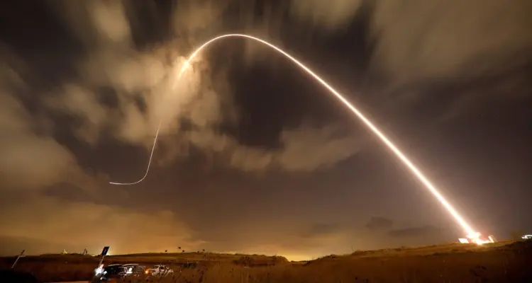 إسرائيل تقدّر خسائرها بملايين الدولارات خلال 4 أيام من الحرب وجيشها يكشف عن بنك أهداف بغزة واحتمال عملية برّية: أخبار