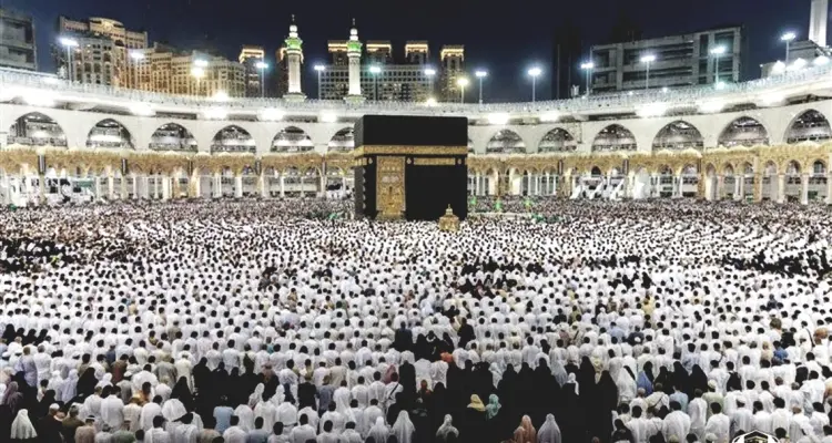 بالفيديو|| لأول مرة منذ عامين صلاة الفجر بالحرم المكي فجر اليوم "تراصاً".. وشروط دخول الحرمين: أخبار