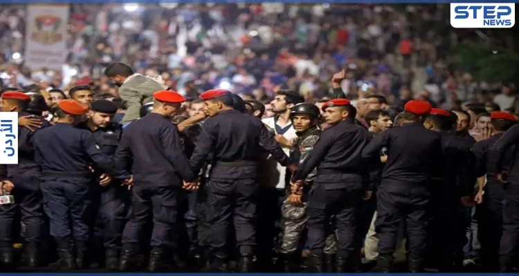 بالفيديو || احتجاجات غاضبة في الأردن والأمن يفرّق بقنابل الغاز: أخبار