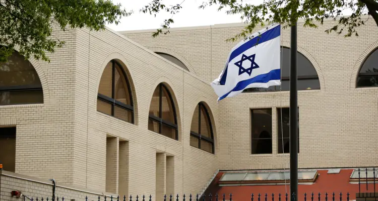 اجتماع إسرائيلي أمريكي في سفارة تل أبيب بواشنطن.. إليك تفاصيله: أخبار