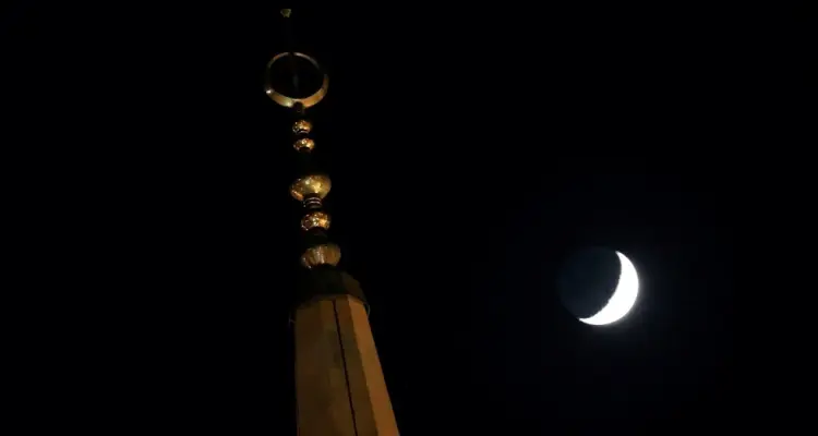 السعودية: تعذر رؤية هلال شهر رمضان.. وخادم الحرمين يوافق على قرار يخص المسجد الحرام: أخبار