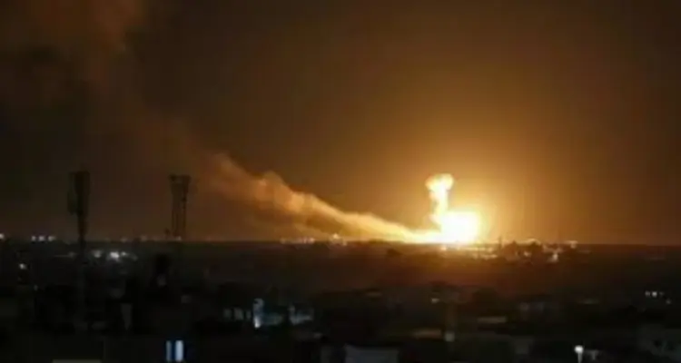 بالفيديو|| غارات جوية إسرائيلية تستهدف مواقعاً للميليشيات الإيرانية جنوب دمشق.. ومصدر إسرائيلي يؤكد: أخبار