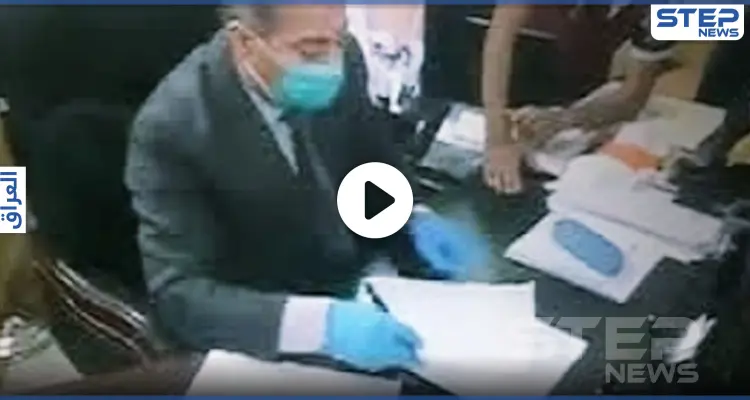 بالفيديو || عراقيون يزحفون إلى صحة ذي قار ويجبرون مديرها على الاستقالة: أخبار