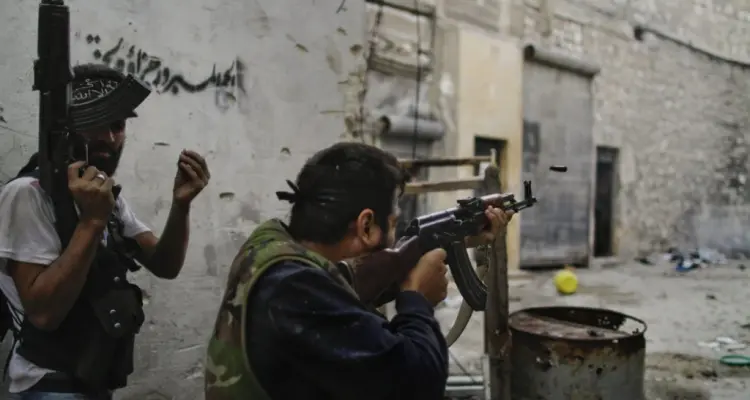 المقاومة الشعبيّة تضرب حاجزًا للنظام شمال درعا وتشتبك مع قوَّاته غربها: أخبار