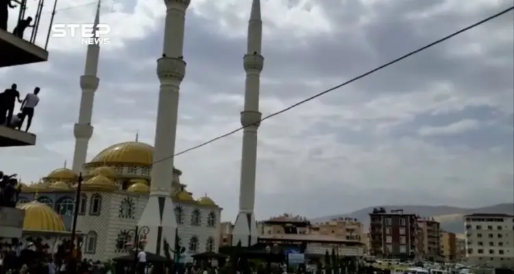 موكب تشييع الشهيد حارس الثورة عبد الباسط الساروت في مدينة الريحانية بتركيا: أخبار