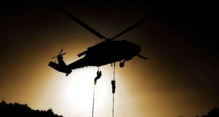 القوات الأمريكية تُداهم منازلاً في مدينة الرقة و دير الزور، والتفاصيل ؟!: أخبار