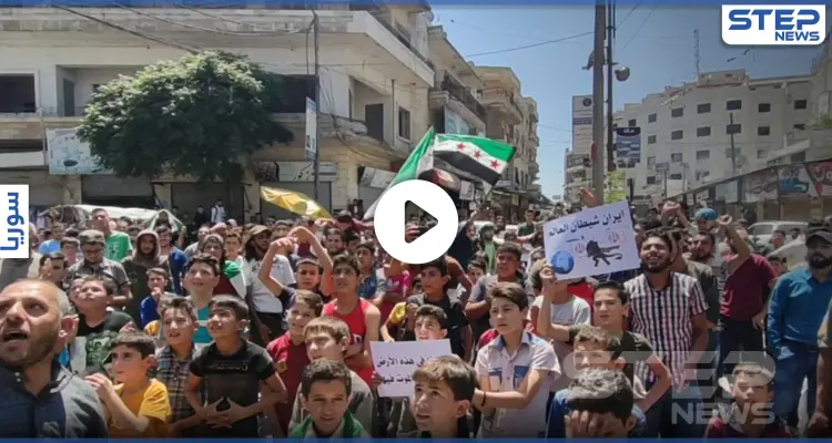 بالفيديو|| خروج مظاهرة في مدينة إدلب.. تطالب بمحاسبة النظام السوري وعودة المهجرين: أخبار