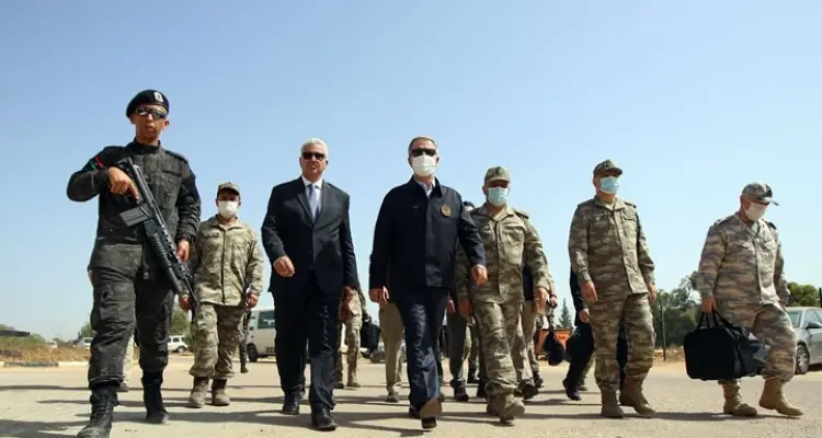 "سنوفر السلام للمنطقة".. وزير الدفاع التركي ورئيس الأركان بقاعدة عسكرية بدولة مجاورة: أخبار