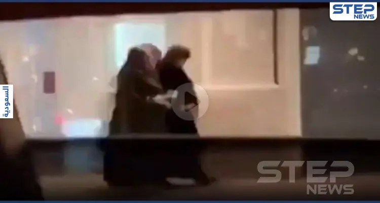 بالفيديو|| المتحرش القذر.. ضجّة على مواقع التواصل بعد تصوير شاب يتحرش بالفتيات في الشارع: أخبار