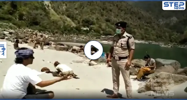 بالفيديو|| وكأنهم بالمدرسة.. هكذا عاقبت الشرطة الهندية سياحًا أجانب خرقوا حظر التجوال: أخبار