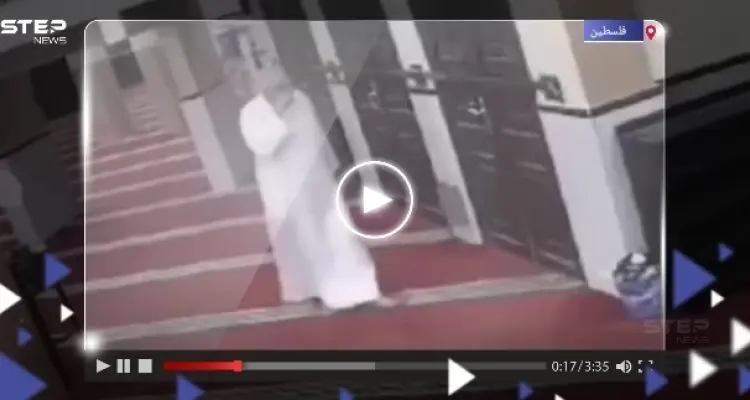 لحظة وفاة مؤذن فلسطيني وهو جالس على كرسي يتلو القرآن (فيديو): أخبار