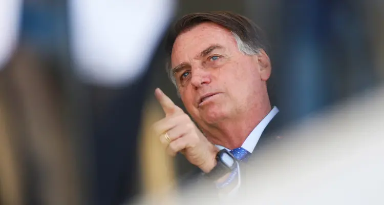 بسبب إصابة قديمة.. نقل الرئيس البرازيلي إلى المستشفى بشكل طارئ: أخبار