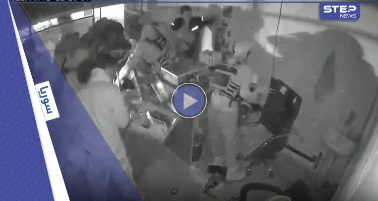 بالفيديو|| كاميرات مراقبة تفضح سرقة عناصر فصائل لمحل في عفرين السورية: أخبار