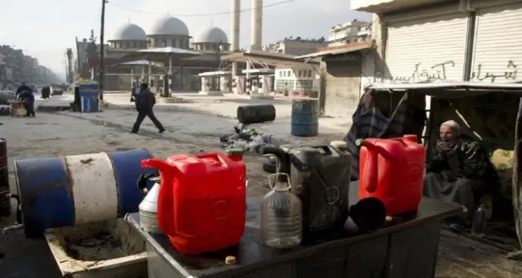 أزمة محروقات وضعف خدمات بعد هيمنة الأسد على درعا: أخبار