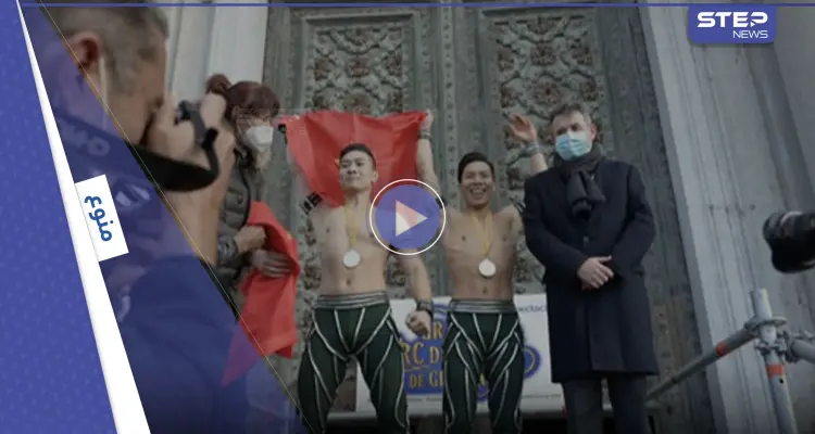 شاهد|| أحدهما محمول على رأس الآخر.. أخوان فيتناميان يحققان رقماً قياسياً بصعود السلالم وقدرتهما على التوازن (فيديو): أخبار