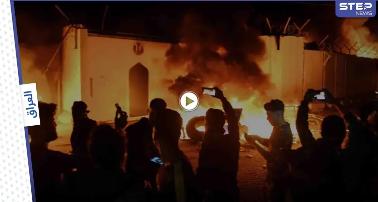 بالفيديو || غضب في كربلاء.. محاولة لاغتيال صحفي وإحراق لـ القنصلية الإيرانية: أخبار