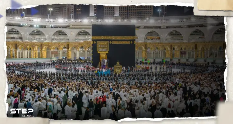 بالفيديو|| لحظة فتح باب الكعبة لبدء عملية غسلها وظهور القناديل المعلقة داخلها: أخبار