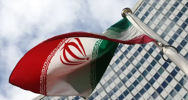 طهران تستدعي السفير البريطاني لديها وتكشف السبب.. والسلطات تعلن سقوط طائرة ووقوع إصابات: أخبار