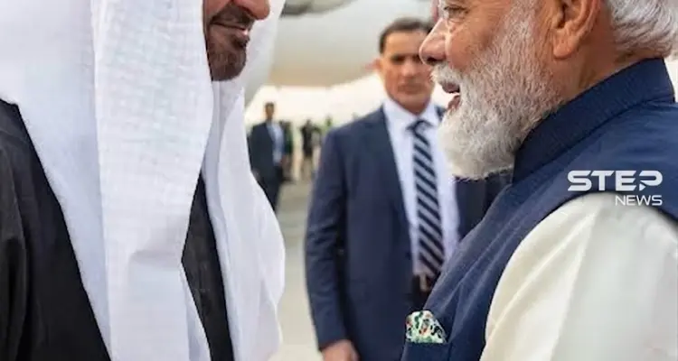 صاحب السمو الشيخ محمد بن زايد آل نهيان يصافح رئيس الوزراء الهندي ناريندرا مودي بحفاوة.