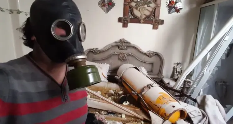 حقيقة استهداف المعارضة لـ أحياء حلب بالمواد السامّة، قيادي عسكري يوضّح الأمر: أخبار